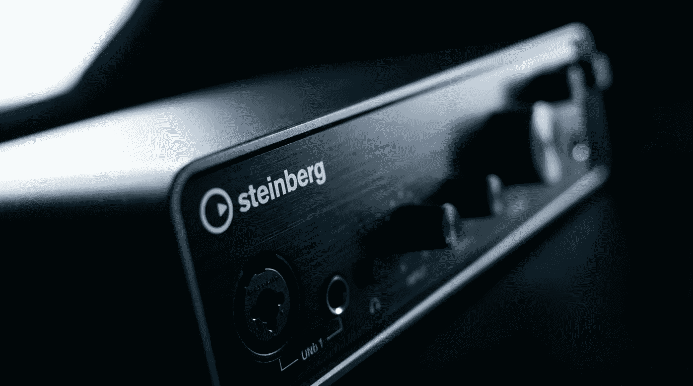 Steinberg UR12 Podcast Starter Pack Black | aDawliah shop