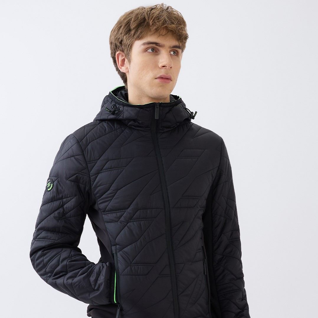 JACKETS & SWEATSHIRTS