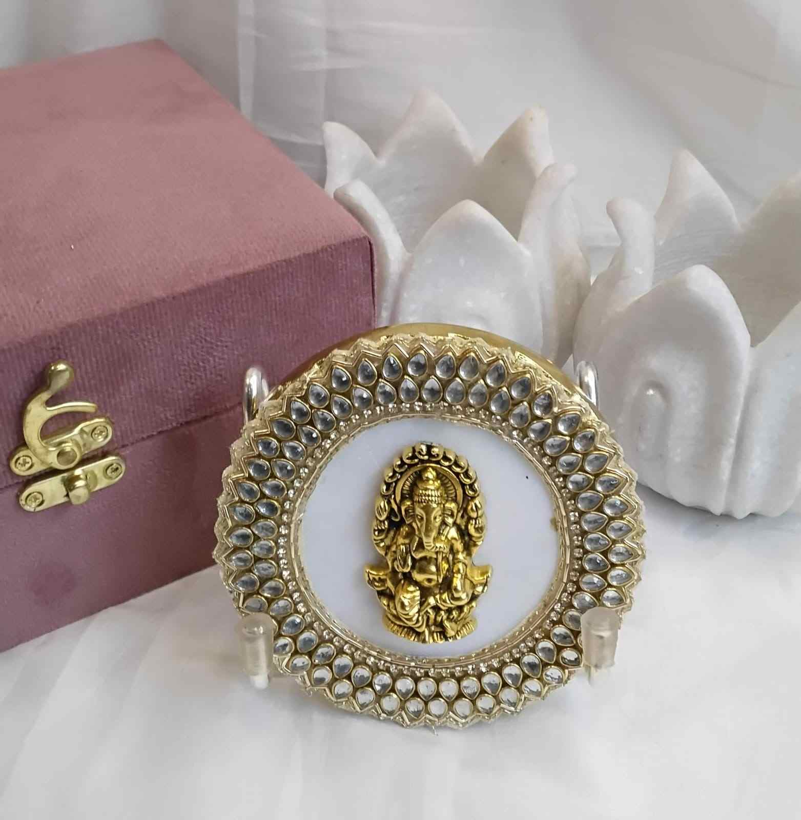 Ganesha with Kundan work