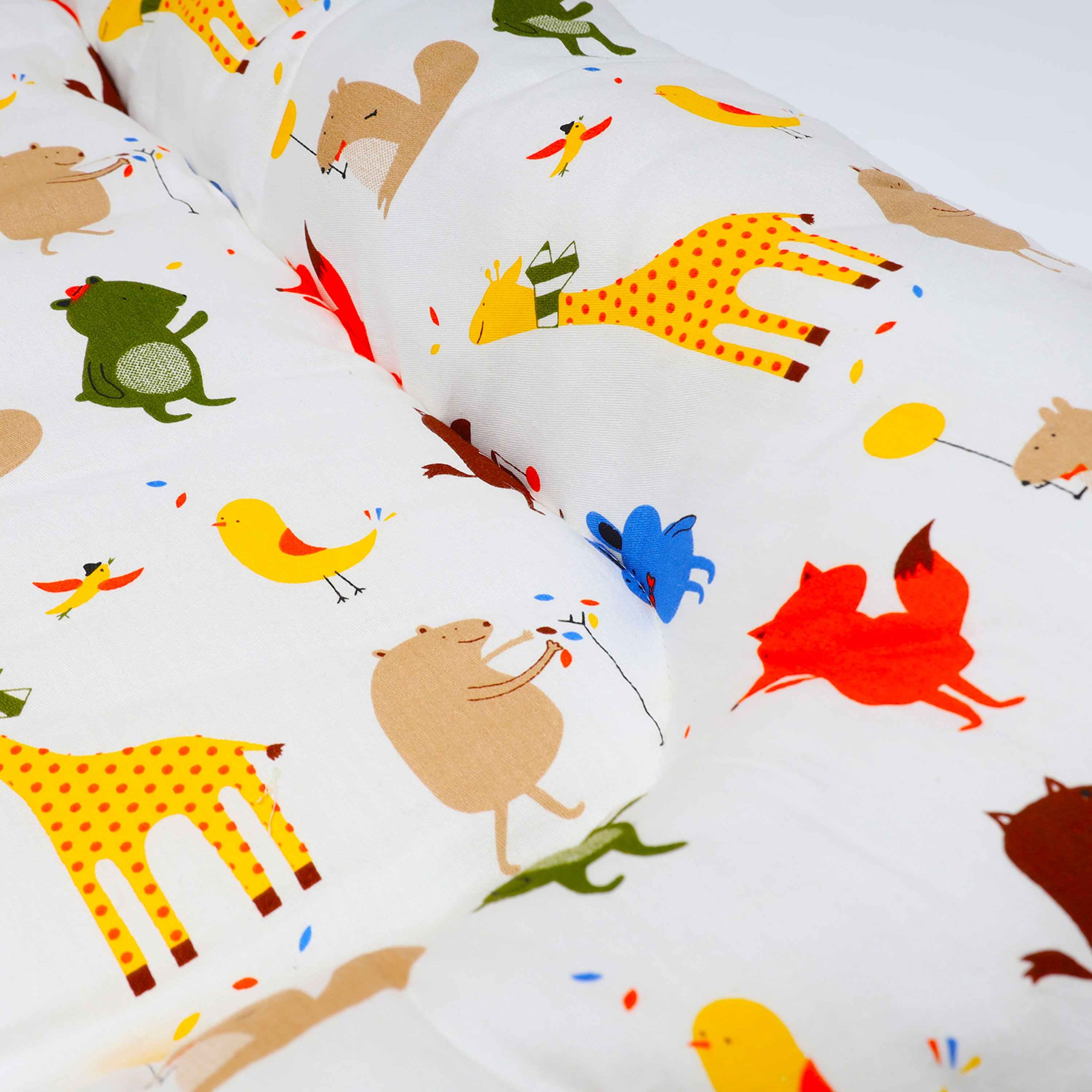https://cdn.fynd.com/v2/falling-surf-7c8bb8/fyprod/wrkr/products/pictures/item/free/original/000000000491654703/S2l7EjsrYRs-MQBED-JGPTY-5.jpg
