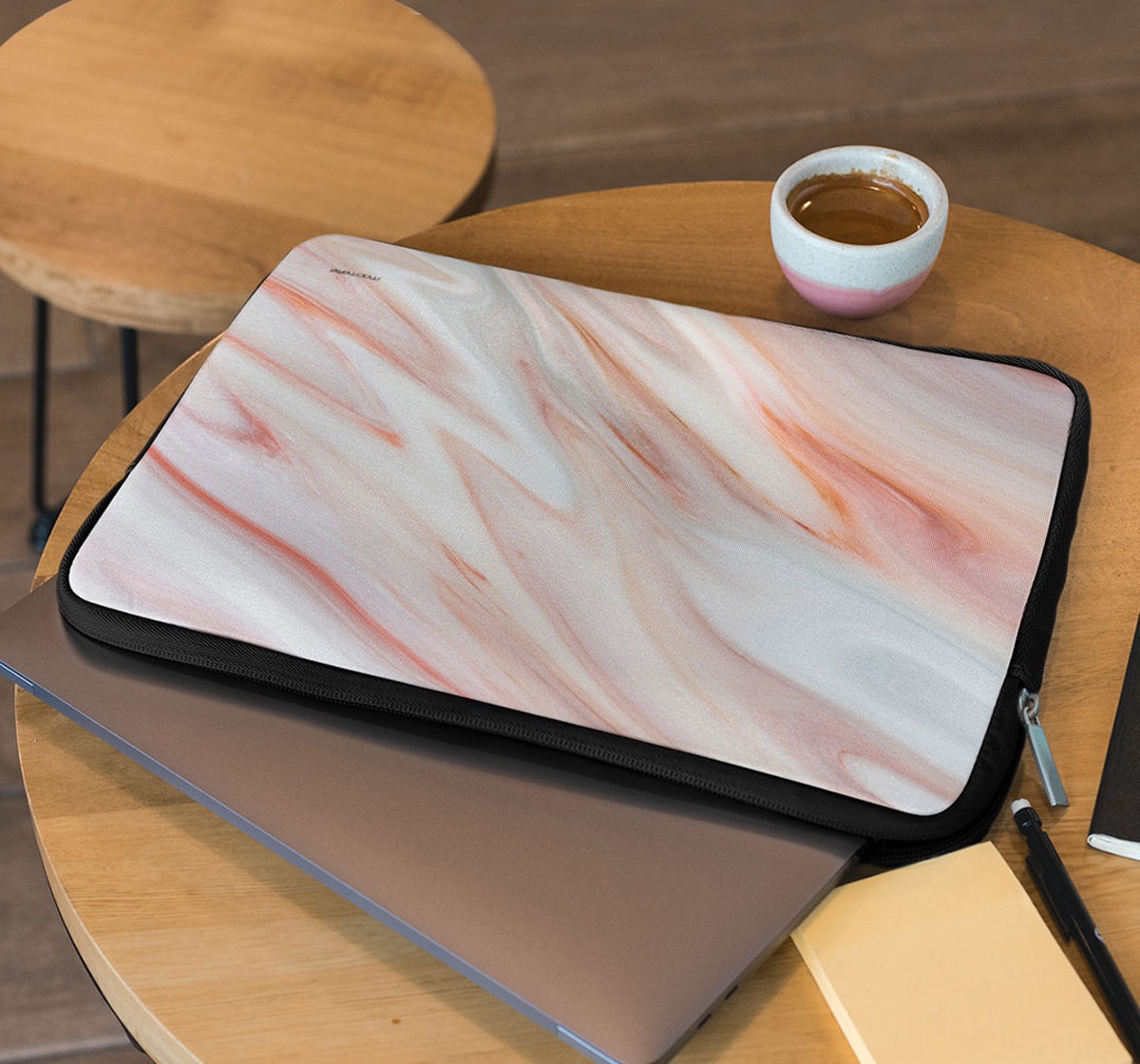 https://cdn.fynd.com/v2/falling-surf-7c8bb8/fyprod/wrkr/products/pictures/item/free/original/000000000492410414/aF8QxMWLg0-492410414-2.jpg