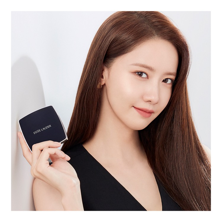 Double Wear Stay-In-Place Matte Powder Foundation SPF 10 • Tawny