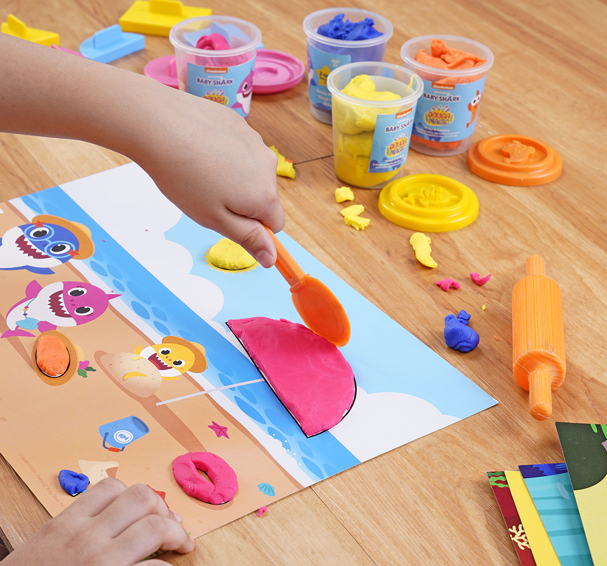 WinMagic Dough Magic Baby Shark Spot & Shape Activity Set For Kids of Age 3Y+, Multicolour