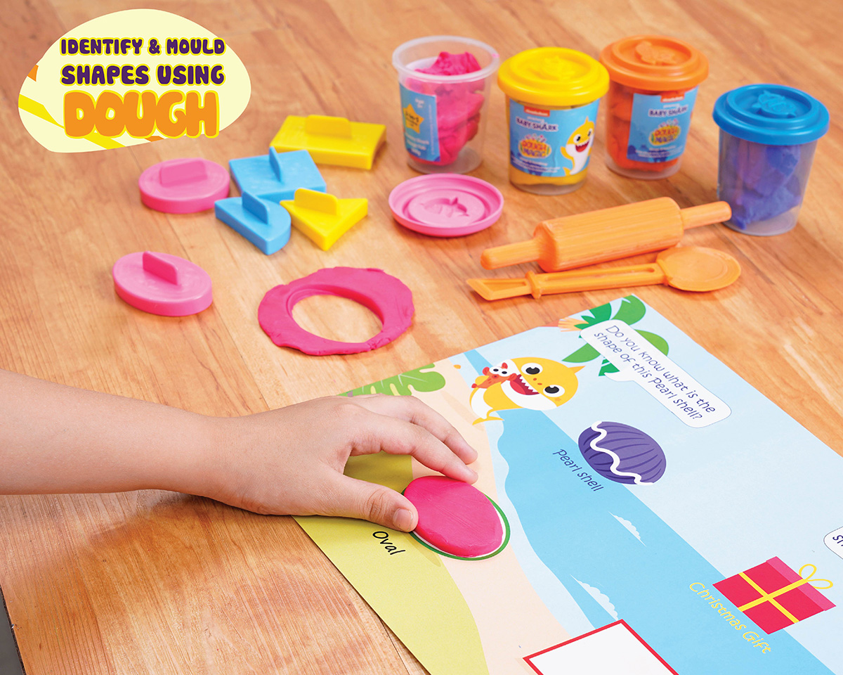 WinMagic Dough Magic Baby Shark Spot & Shape Activity Set For Kids of Age 3Y+, Multicolour