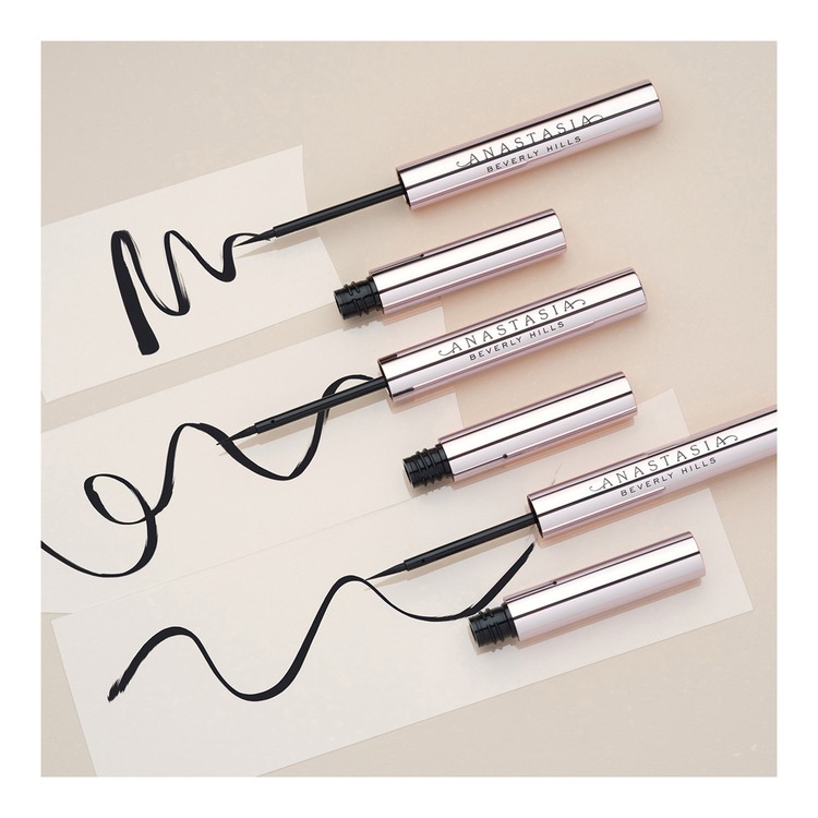 Liquid Eyeliner • True Black Matte