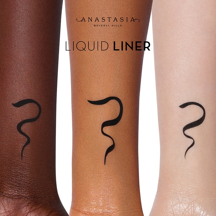 Liquid Eyeliner • True Black Matte