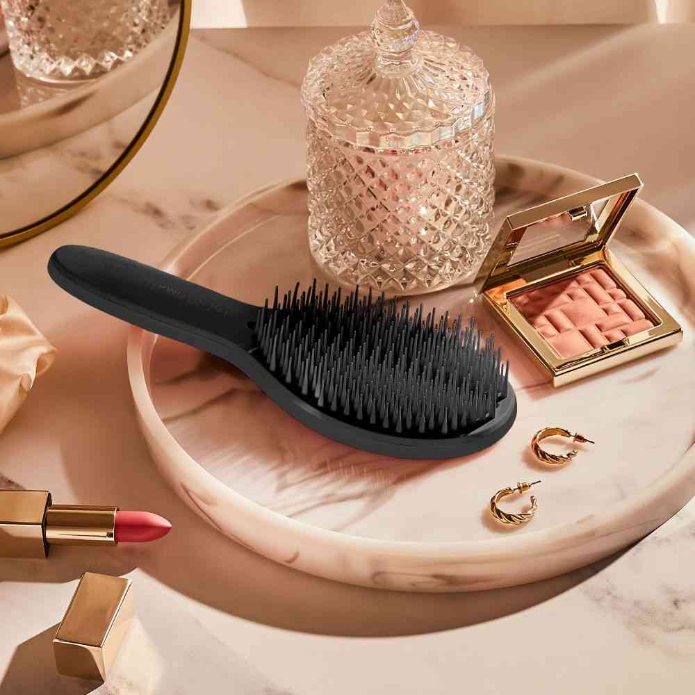 Ultimate Styler Regular Hairbrush • Jet Black