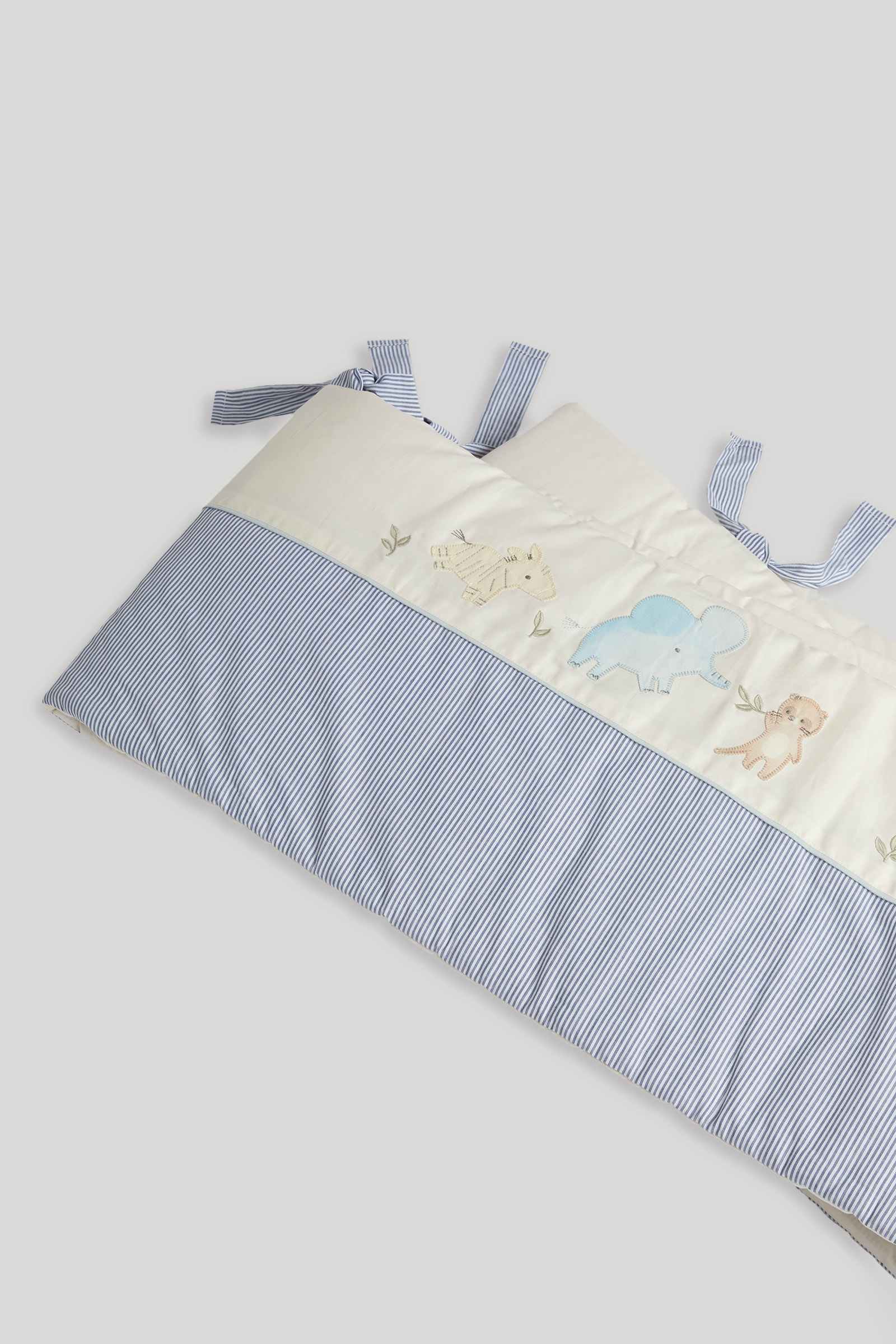 https://cdn.fynd.com/v2/falling-surf-7c8bb8/fyprod/wrkr/products/pictures/item/free/original/000000000493772405/7FUznIiTnmp-000000000493772405_5.jpeg