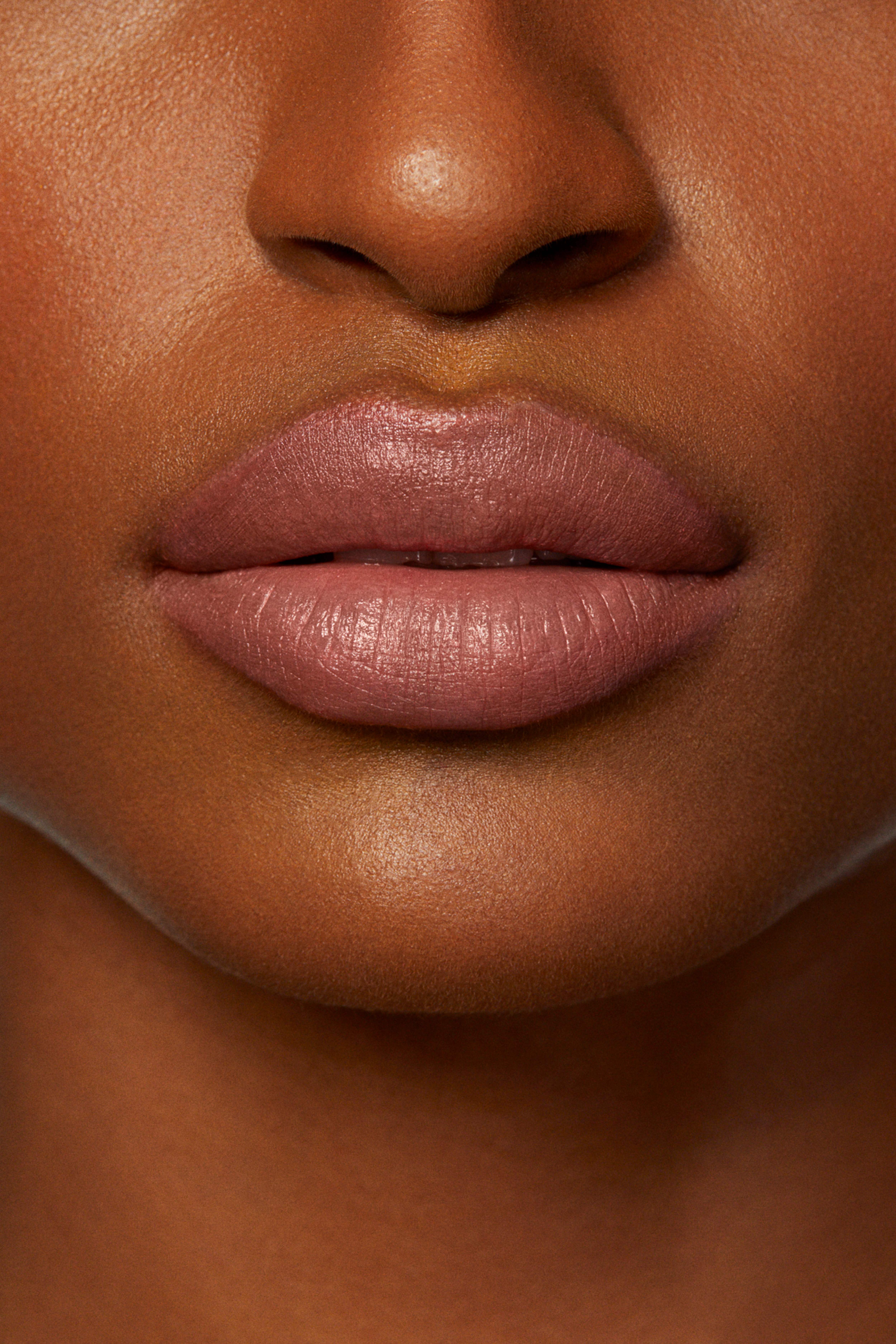 Rouge Essentiel Silky Creme Lipstick • Beige Intime