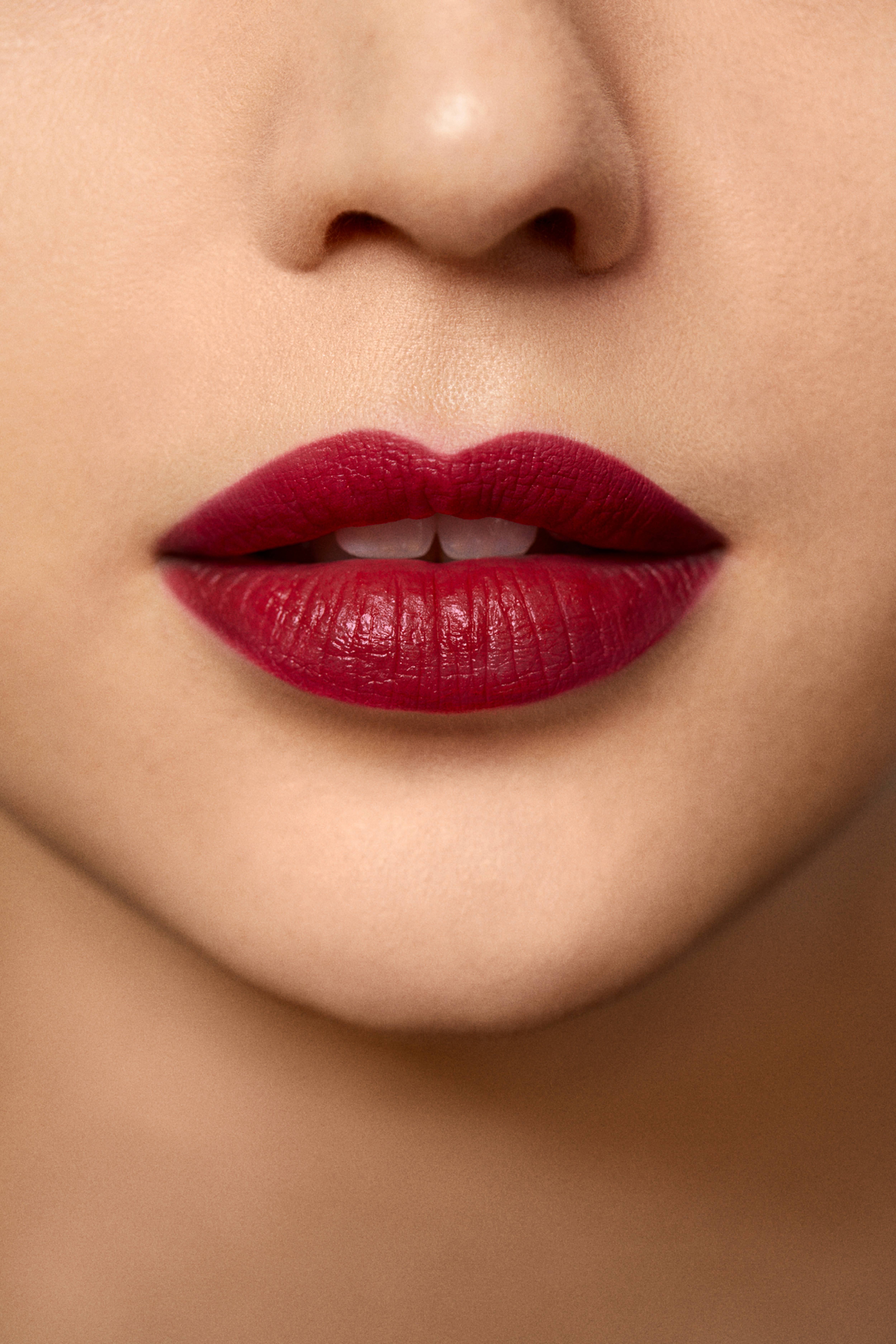 Rouge Essentiel Silky Creme Lipstick • Profond