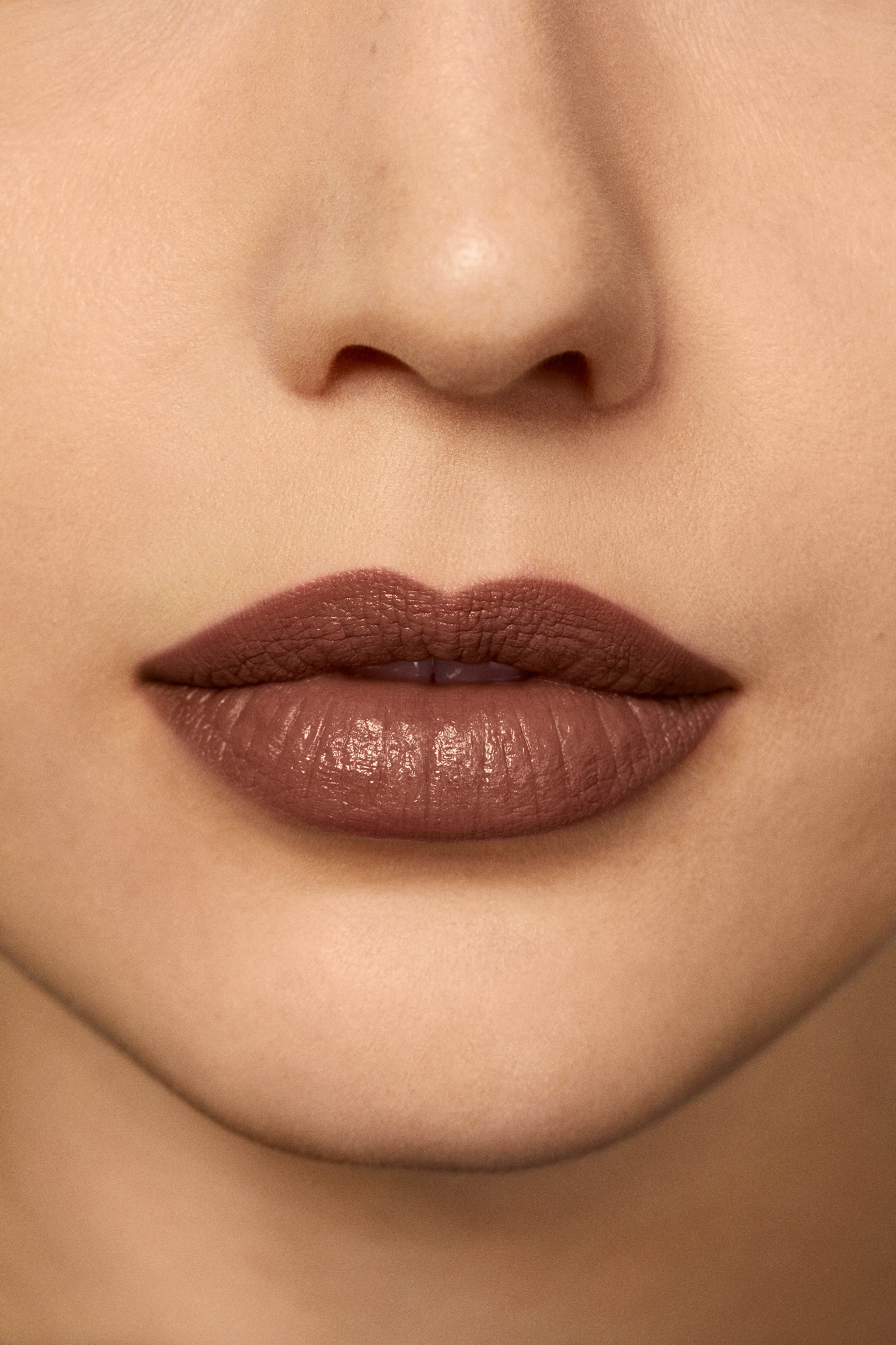 Rouge Essentiel Silky Creme Lipstick • Brun Naturel