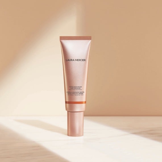 Tinted Moisturizer Light Revealer Natural Skin Illuminator SPF 25 • Porcelain