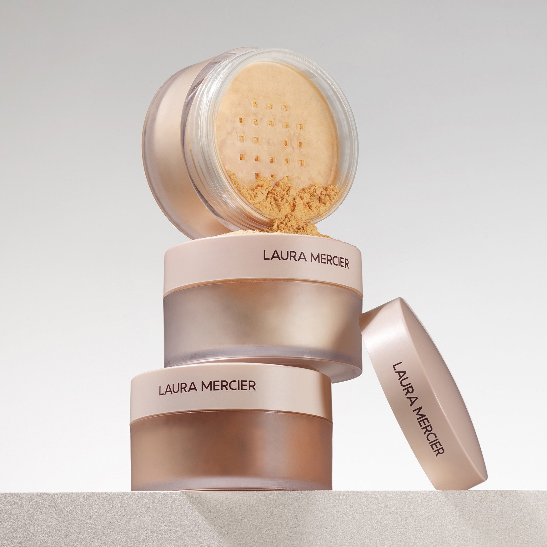 Translucent Loose Setting Powder Ultra-Blur • Translucent Honey