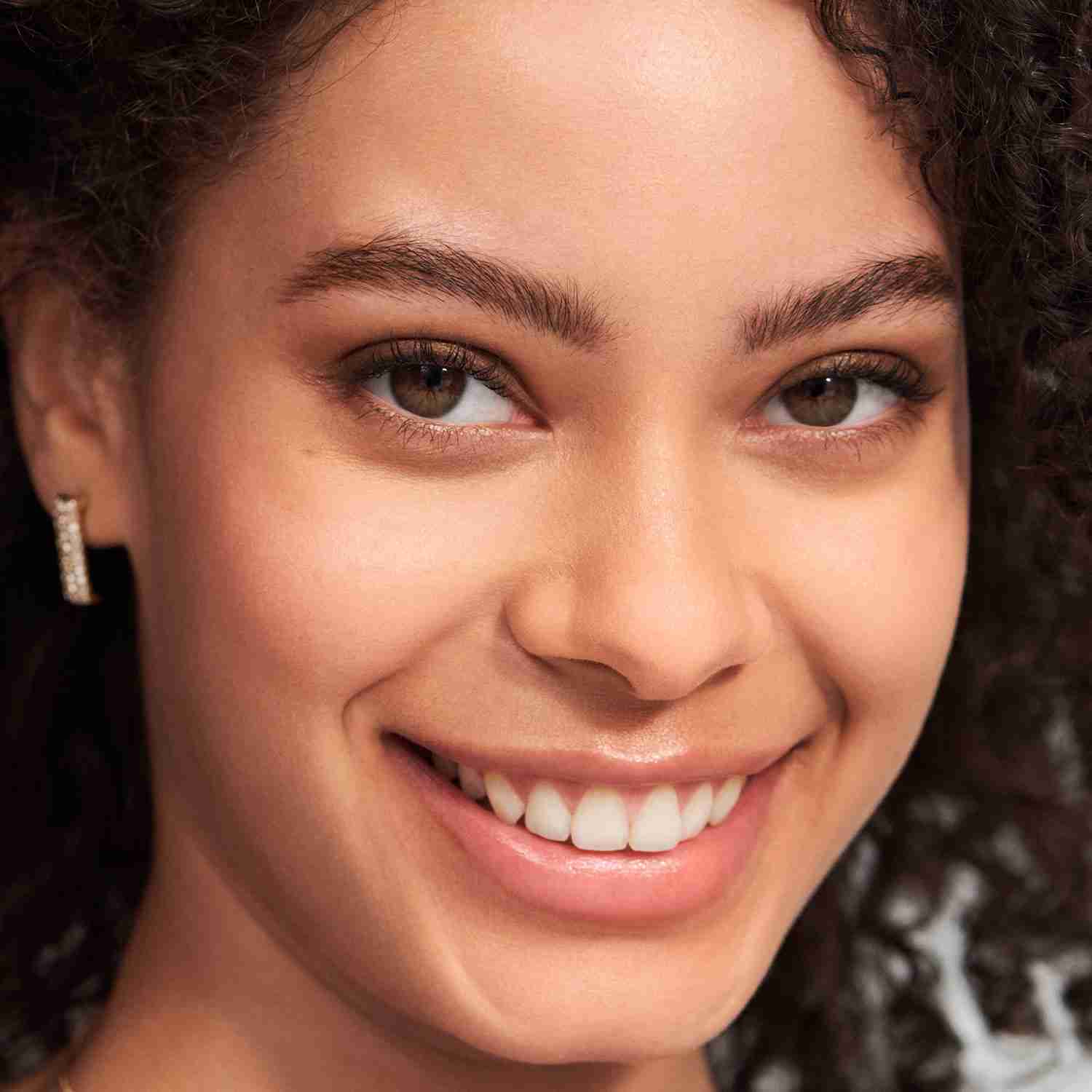 Best Skin Ever Perfect Natural Finish Longwear Foundation • 27 P