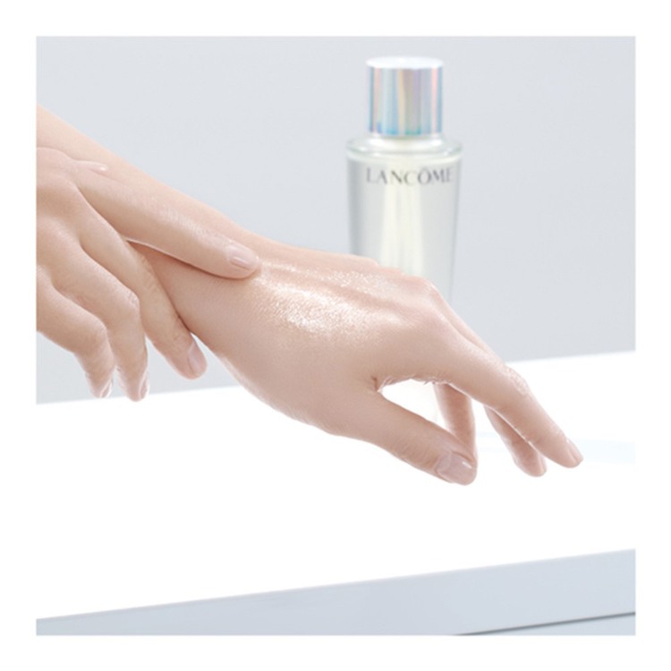 Clarifique Exfoliating & Hydrating Dual Essence with Glycolic Acid • 250ml