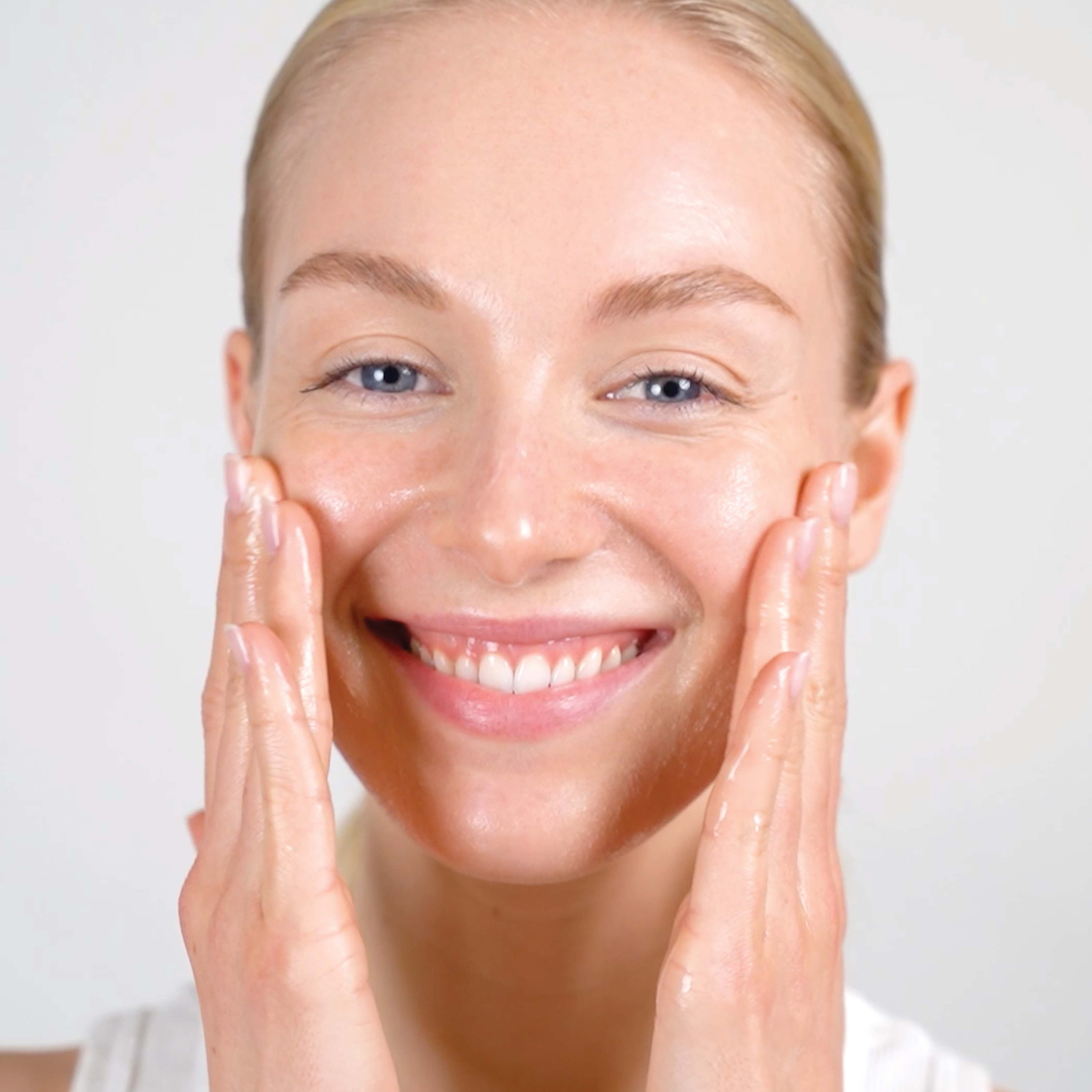 Enzyme Cleansing Gel • 236ml