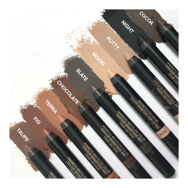 Magnetic Matte Eye Color • Moon