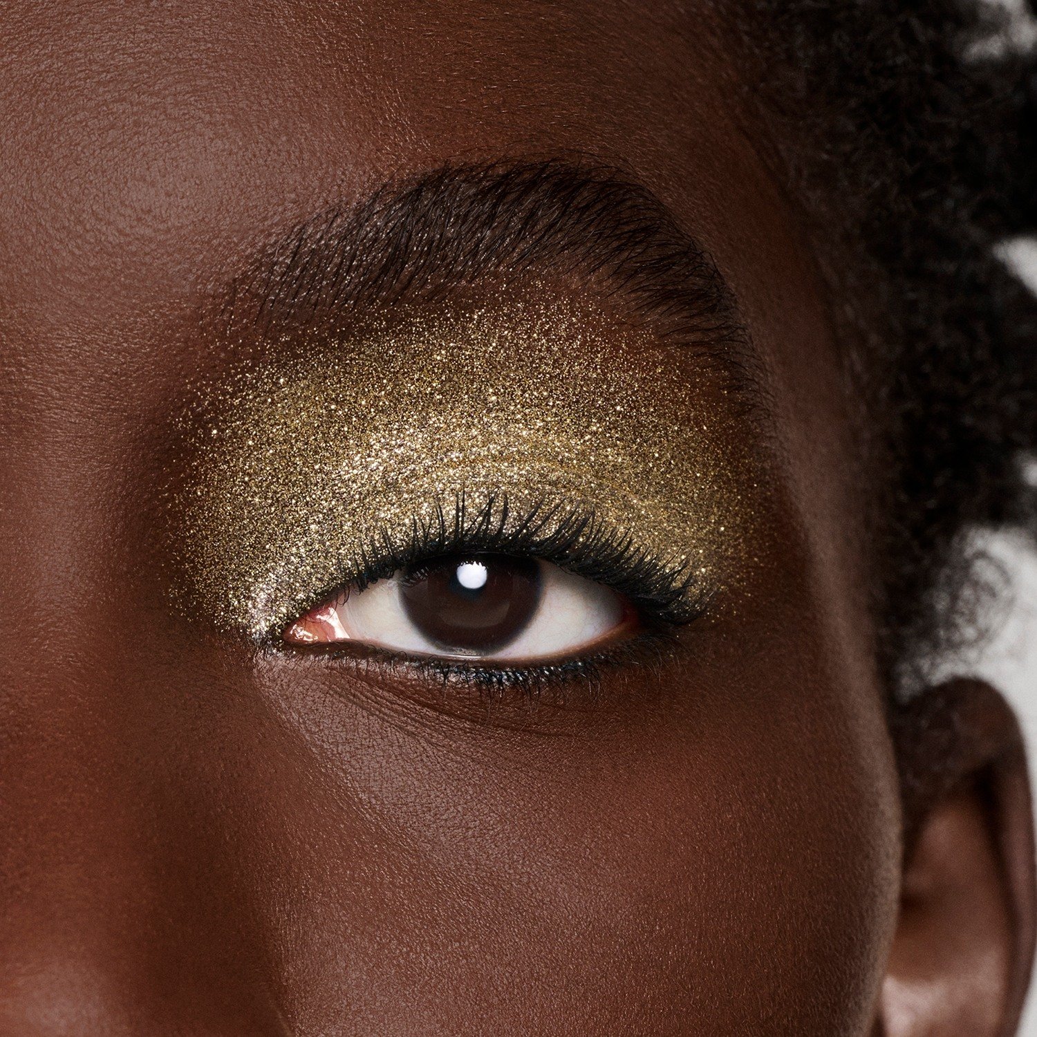 Colorful Eyeshadow Mono Glitter 223 Caviar • Caviar