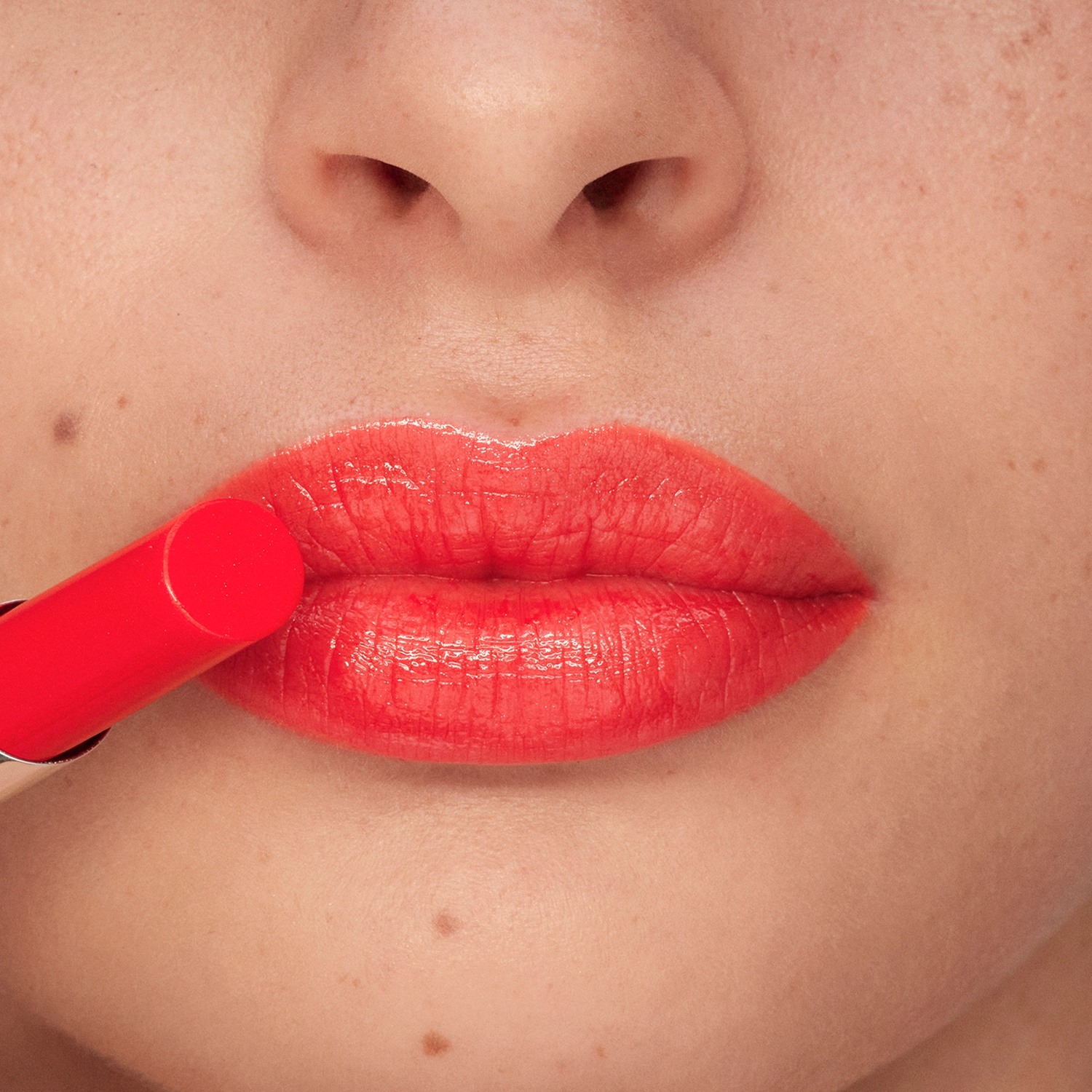 About That Shine Sheer Shine Lipstick 09 Red Moon