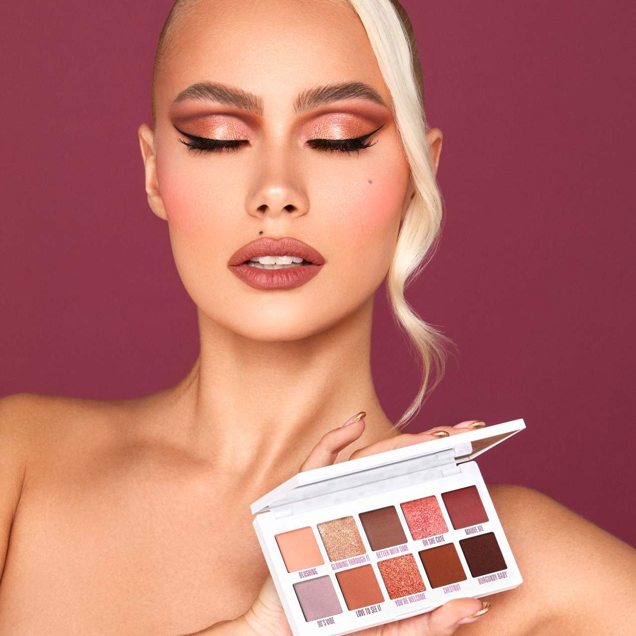 kylie cosmetic アイシャドウ the mauve palette Kylie Cosmetics The Mauve Pressed Powder Eyeshadow Palette