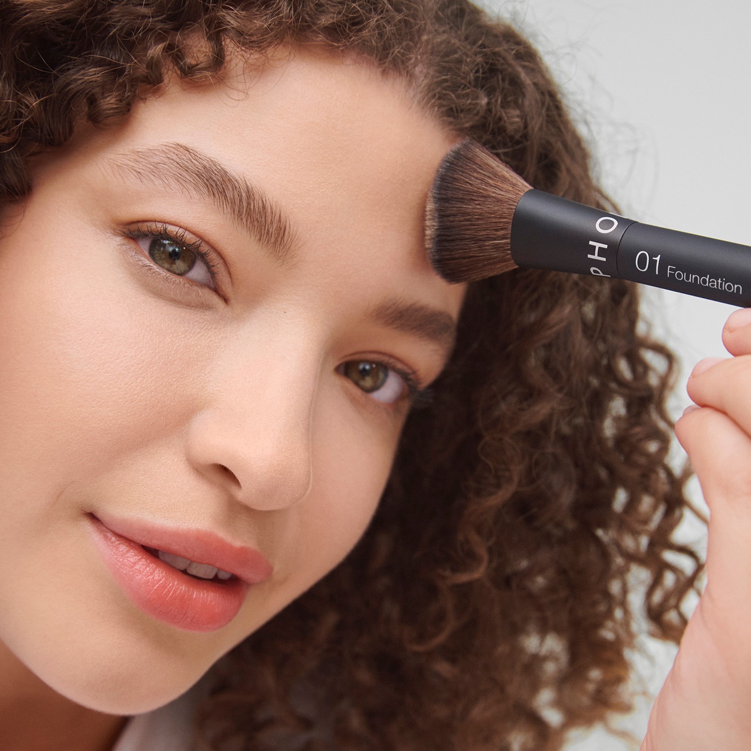 Essential Foundation Brush 01 • 1pc