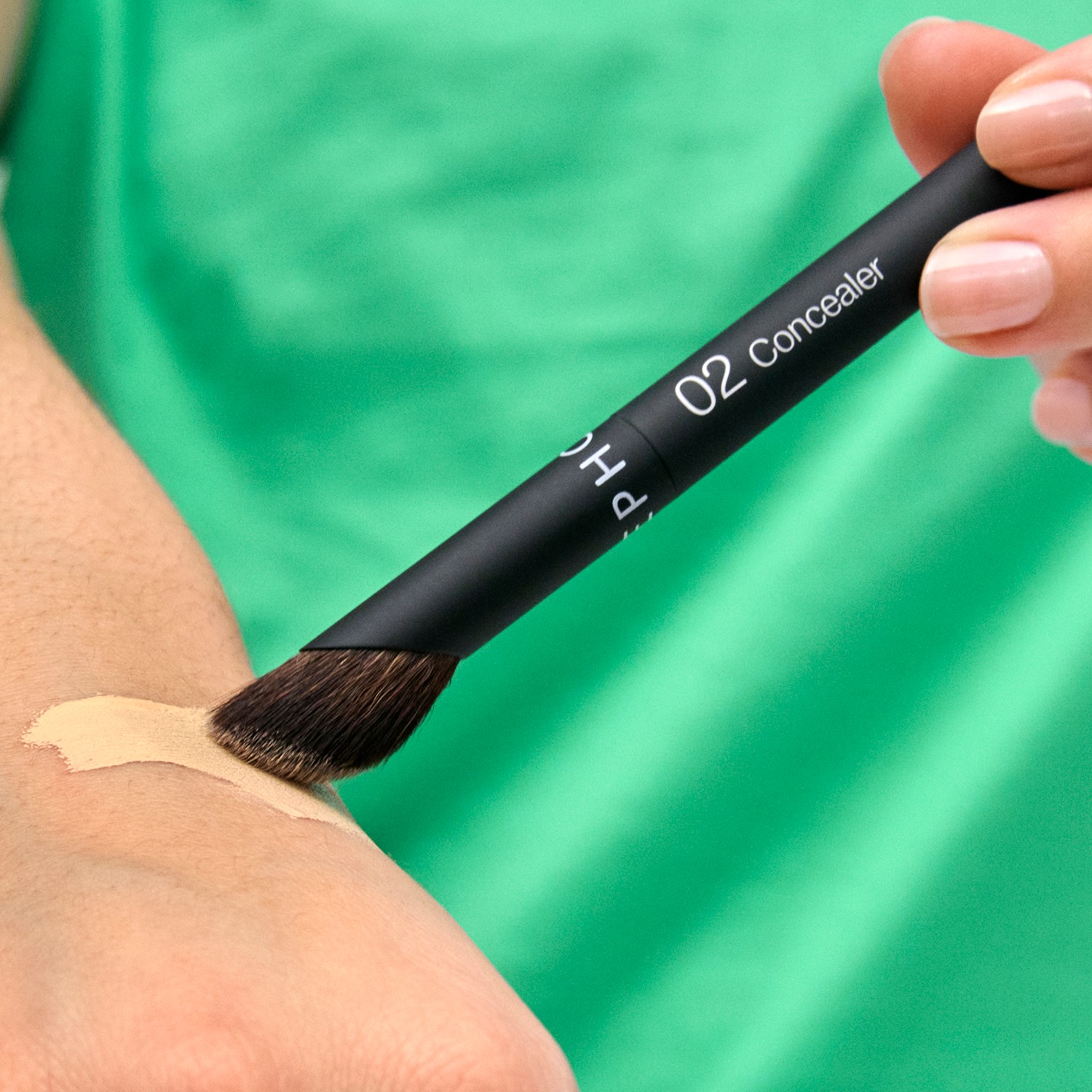 Essential Concealer Brush 02 • 1pc