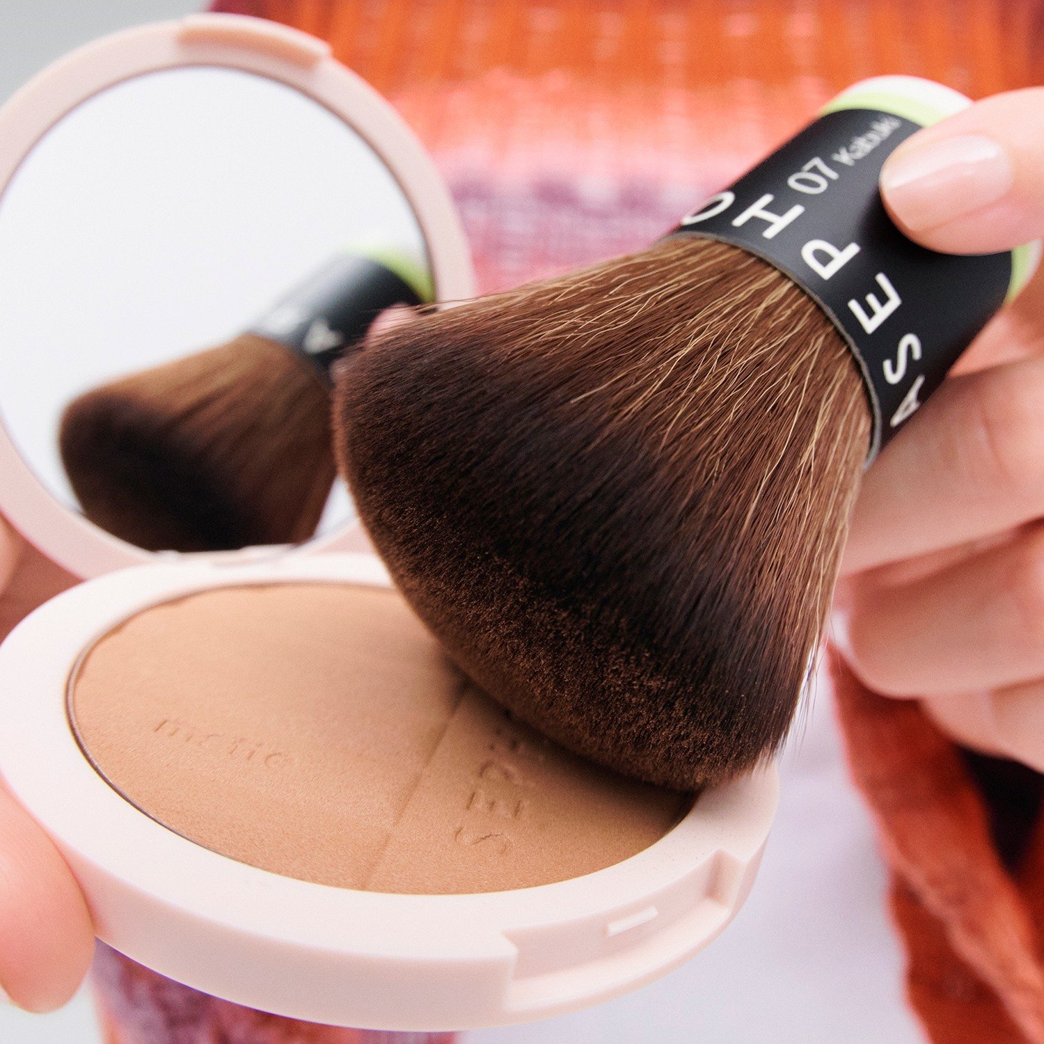 Essential Kabuki Brush 07 • 1pc