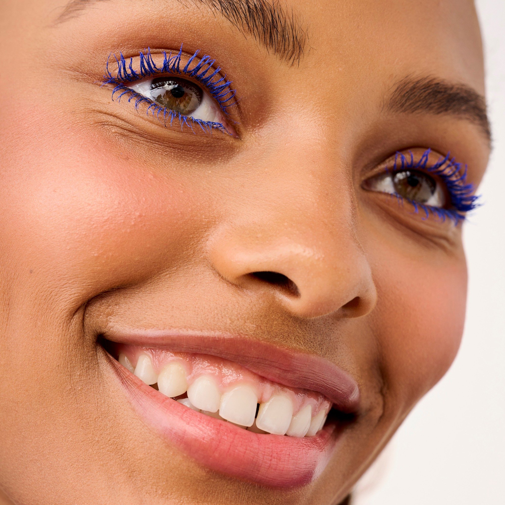 BADgal BANG! BIGGER, BADDER volumizing mascara • Blue