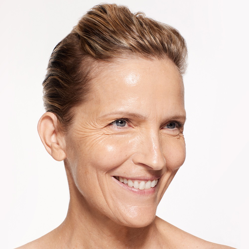 Revitalessence Skin Glow Foundation SPF 30 • 320 Pine