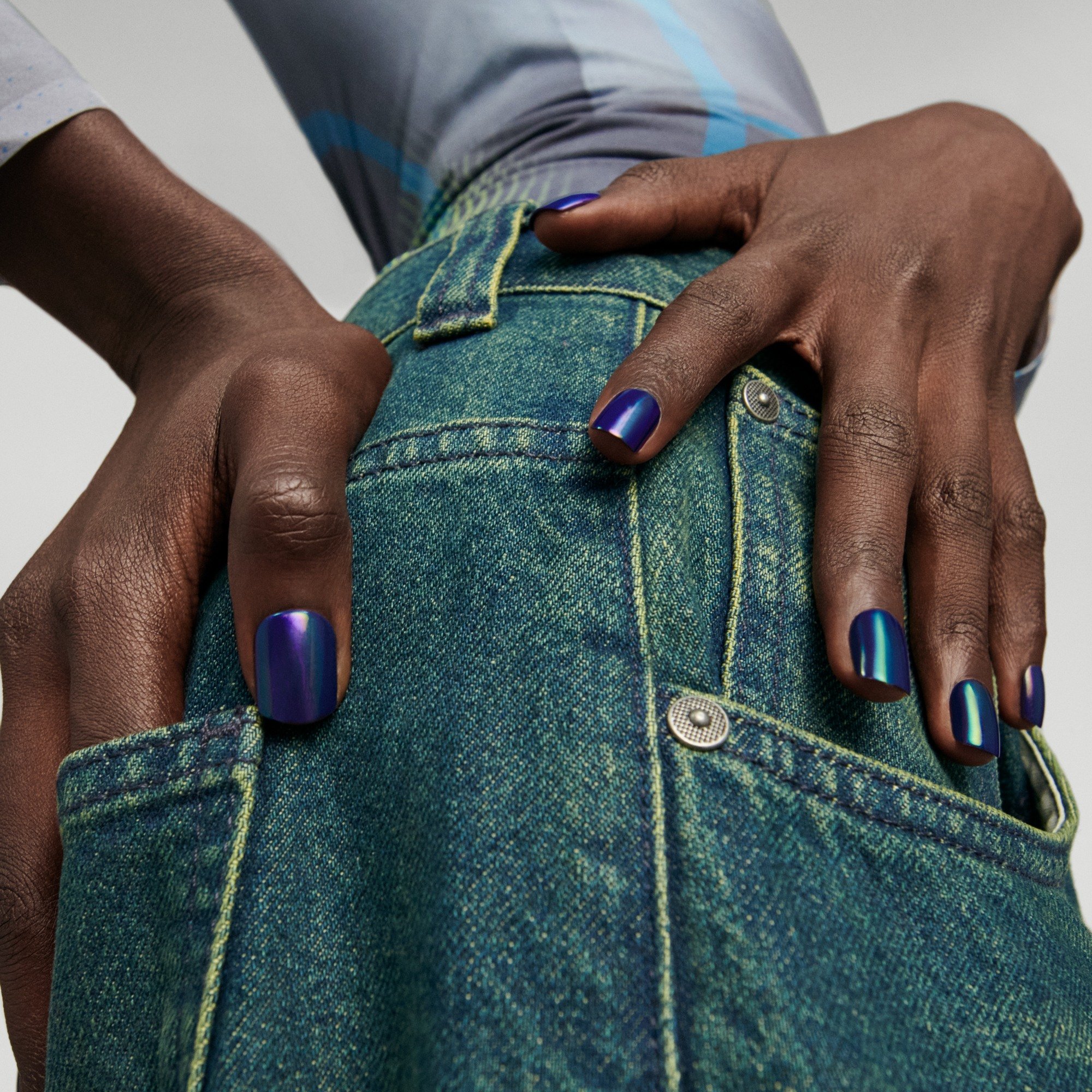 Press-On Nails • Holo Glaze