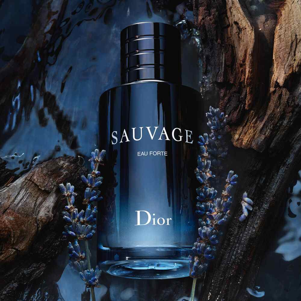 SAUVAGE EAU FORTE 60ml アルコールフリー Sauvage Eau Forte Parfum • 60ml