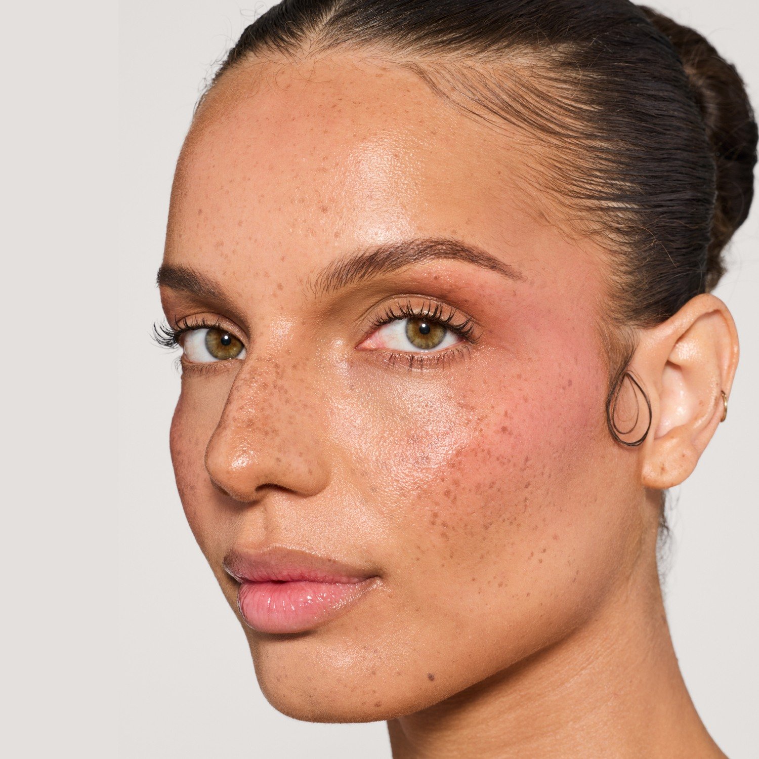 Match Stix Color-Adaptive Cheek + Lip Stick • Strawberry Pop