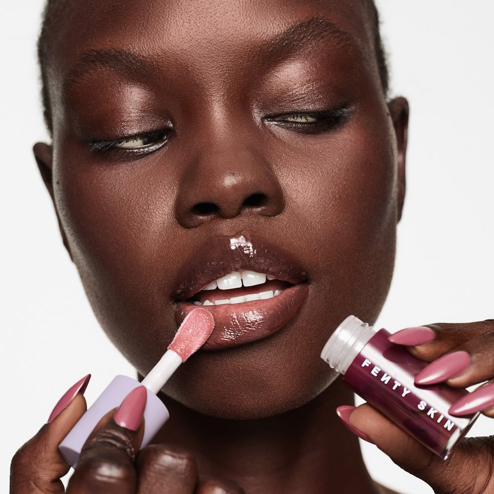 Fenty Treatz Hydrating + Strengthening Lip Oil • Black Cherry