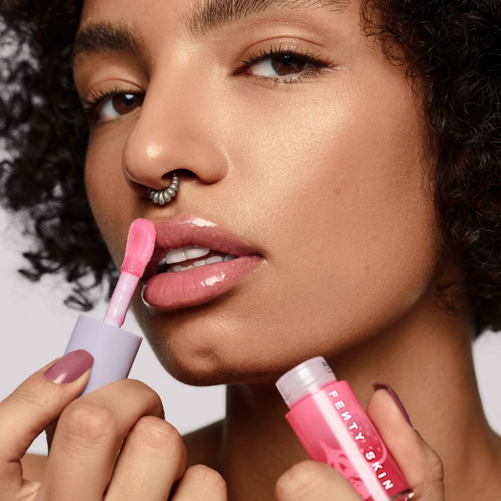 Fenty Treatz Hydrating + Strengthening Lip Oil • Dragon Fruit