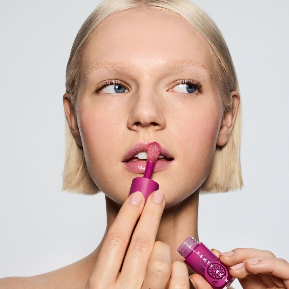 Fenty Treatz Hydrating + Strengthening Lip Oil • Passion Fruit