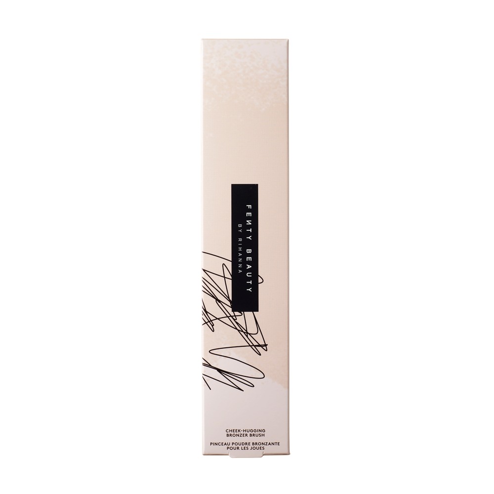 Cheek-Hugging Bronzer Brush 190