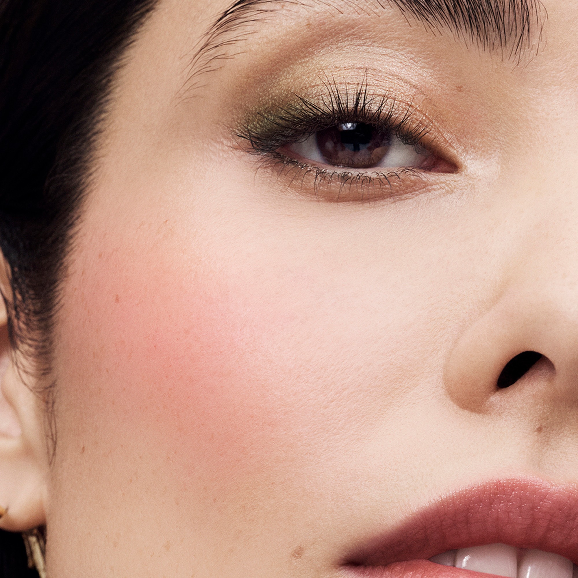Pure Color Envy Sculpting Blush • Rebellious Rose