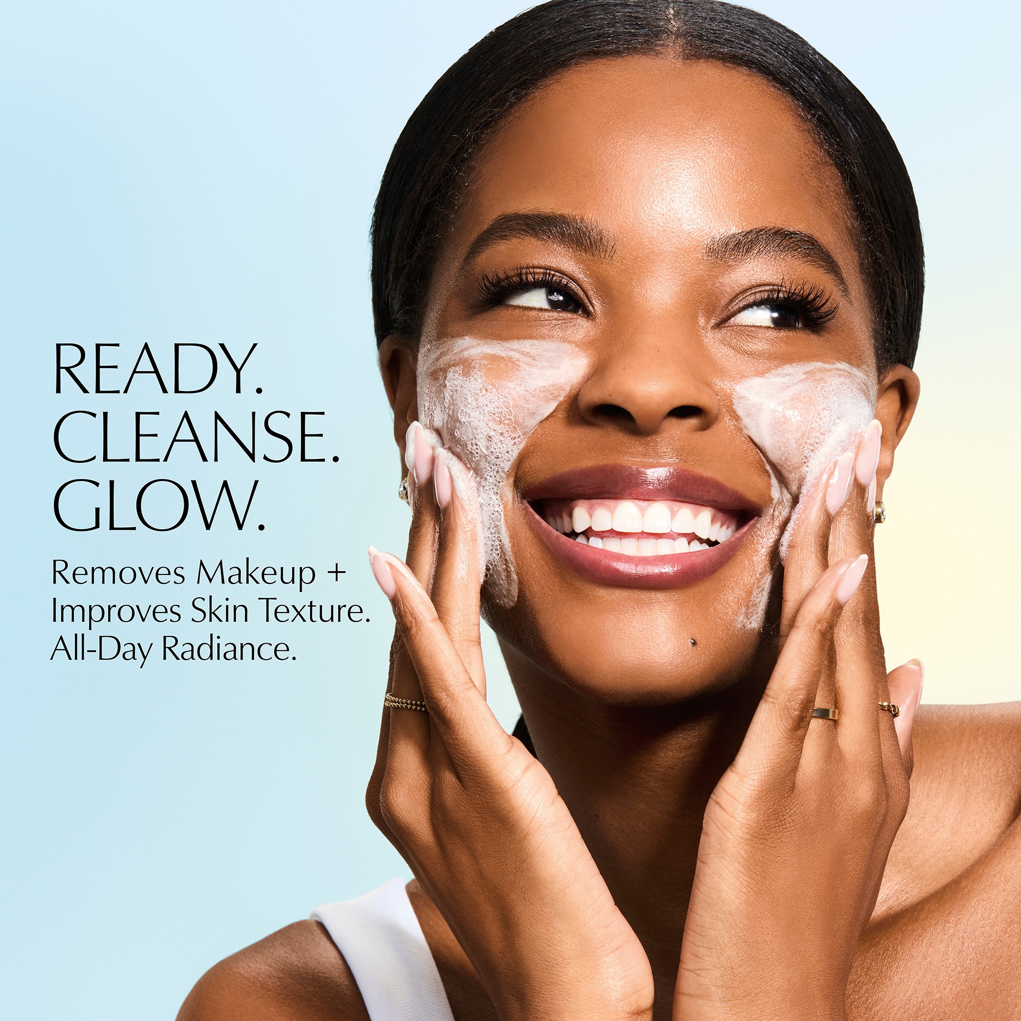 DayWear Glow Boost Gel Cleanser • 125ml