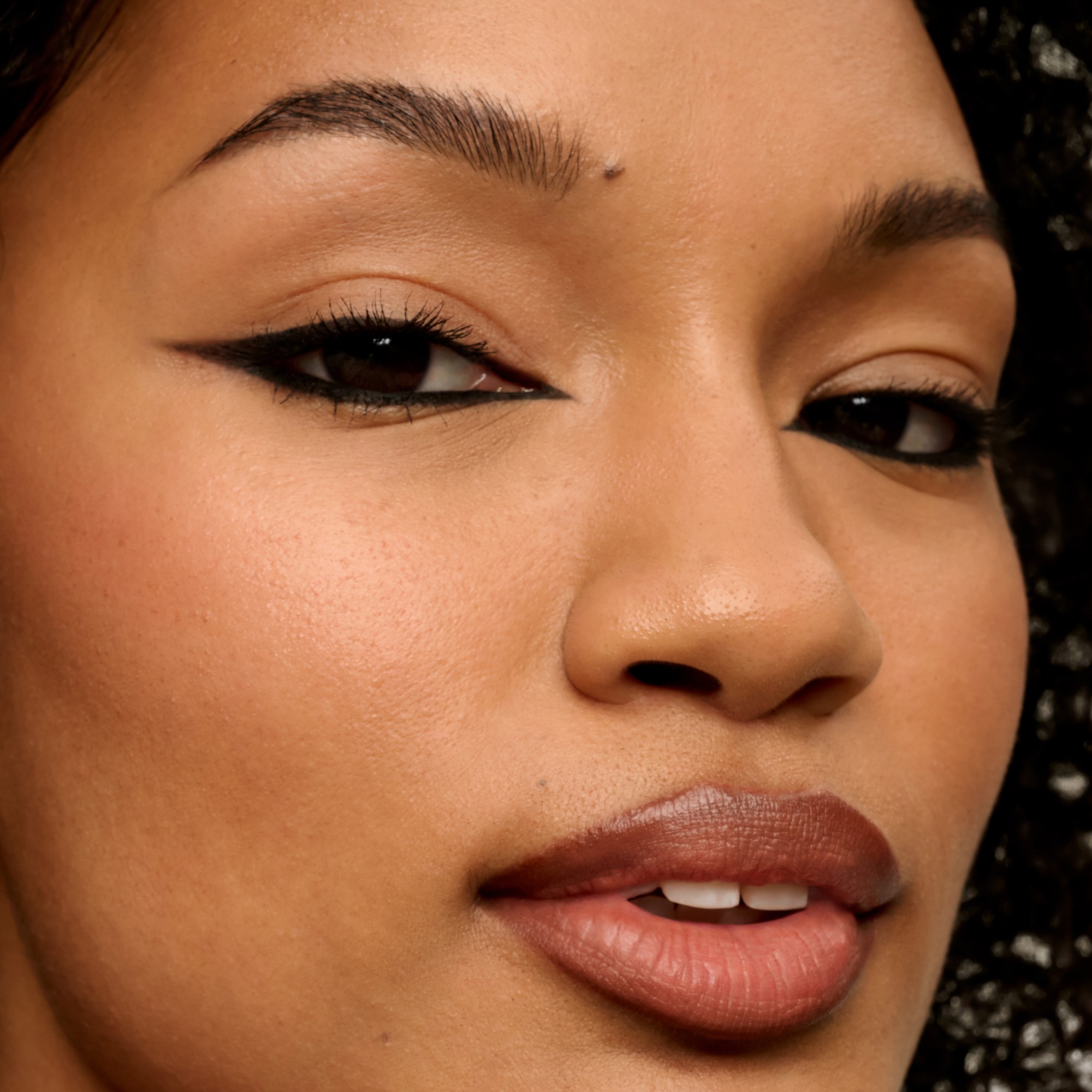 BADgal Hypeliner 36-Hour* & Waterproof Gel Eyeliner • Pitch Black