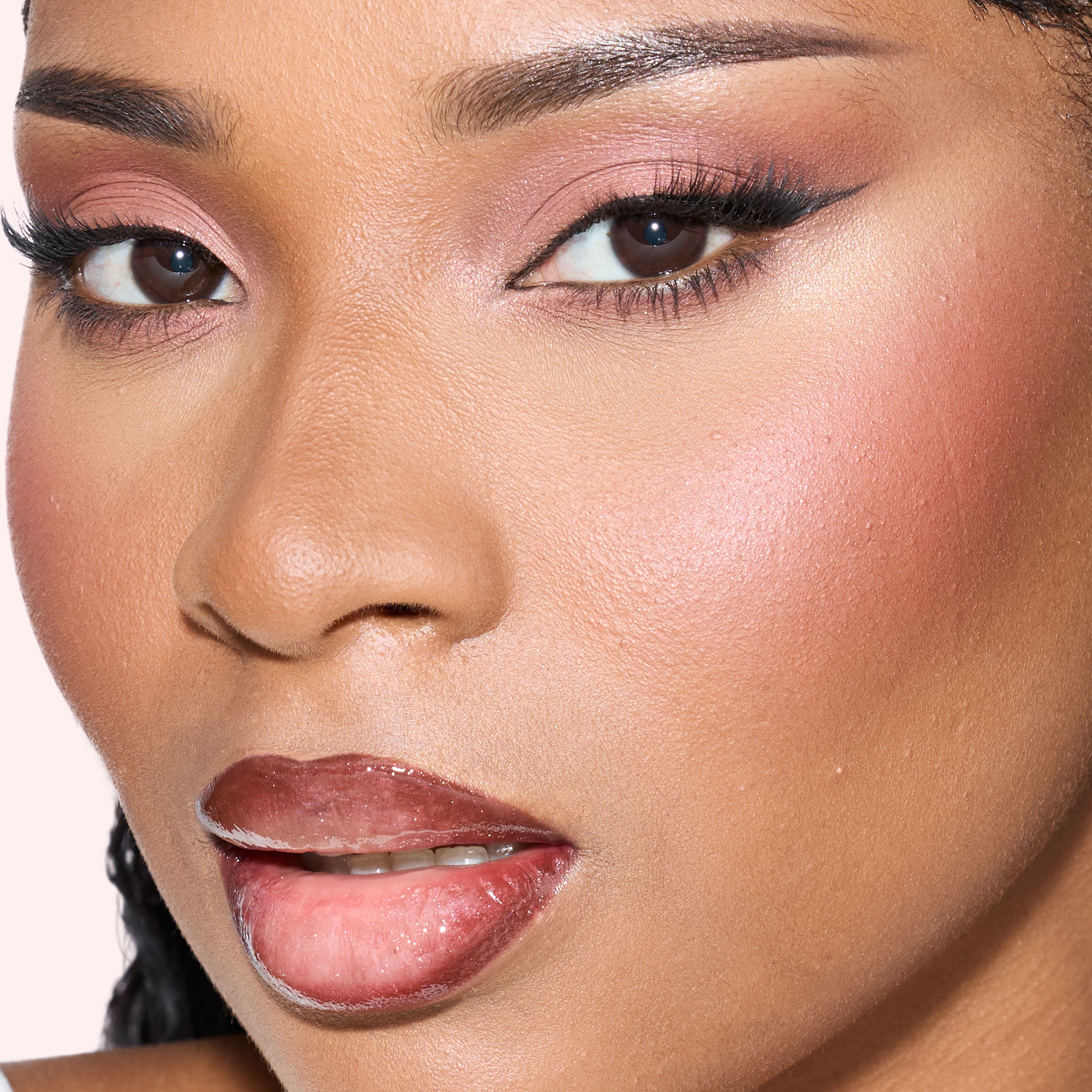 Lip And Cheek Blushed Nudes Kit • 9.4ml