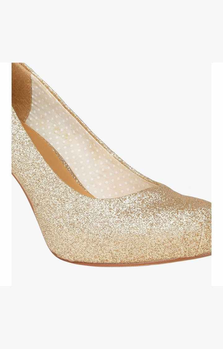 Getta Gold Pumps