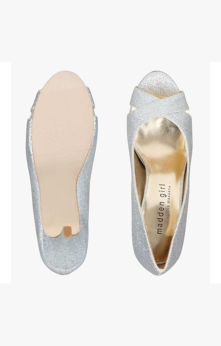 Gertiee Silver Pumps