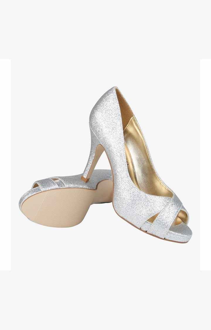 Gertiee Silver Pumps