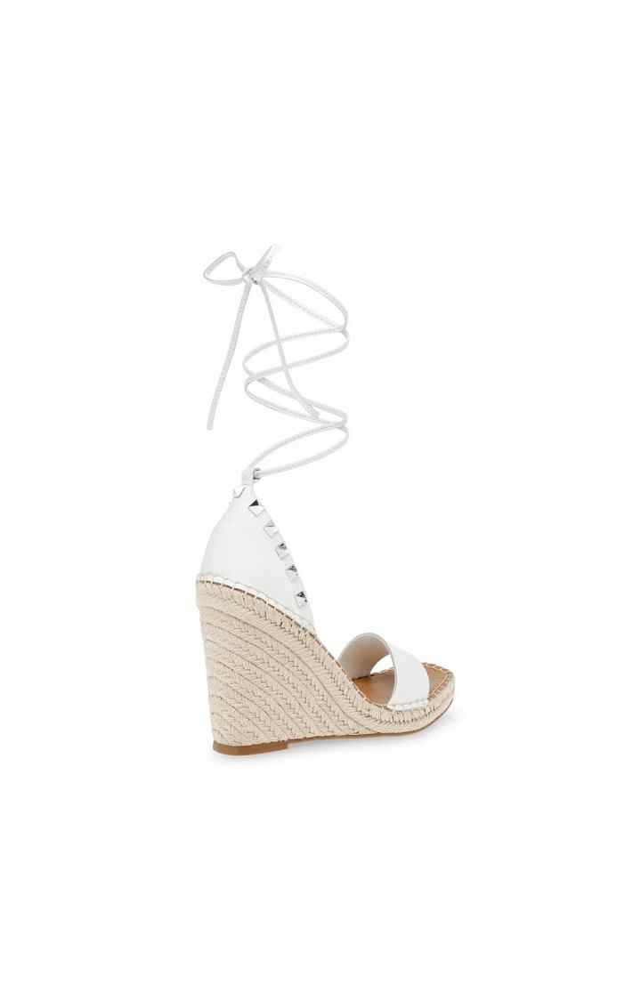 Malani White Wedges