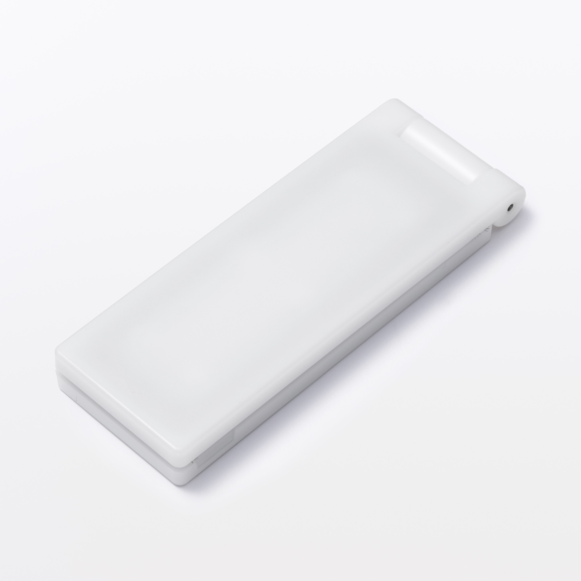 PORTABLE DRESS CLEANER