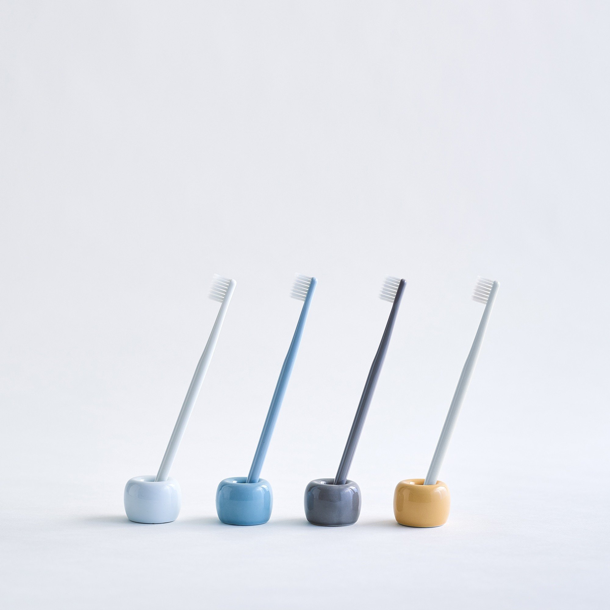 PORCELAIN TOOTHBRUSH STAND