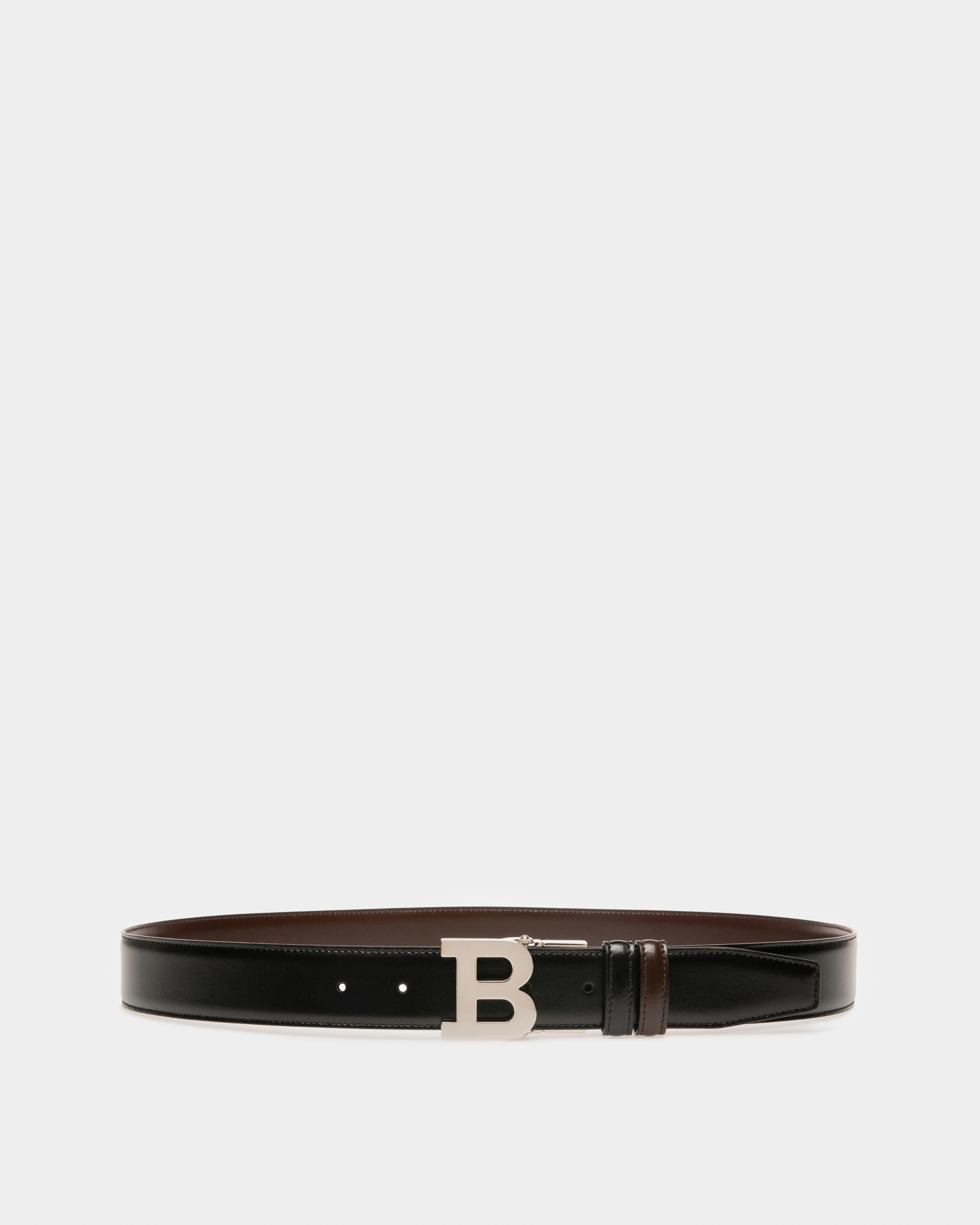 B BUCKLE