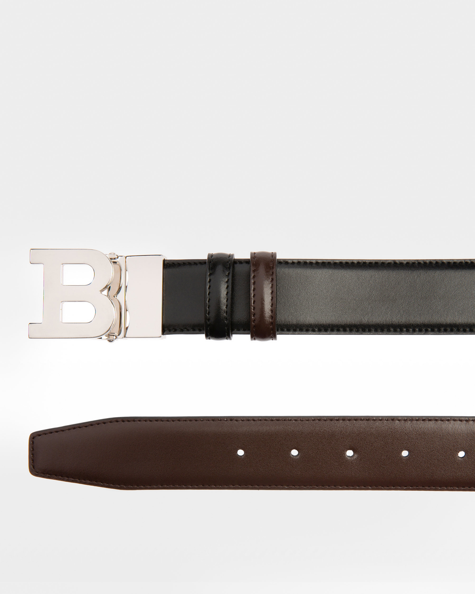 B BUCKLE