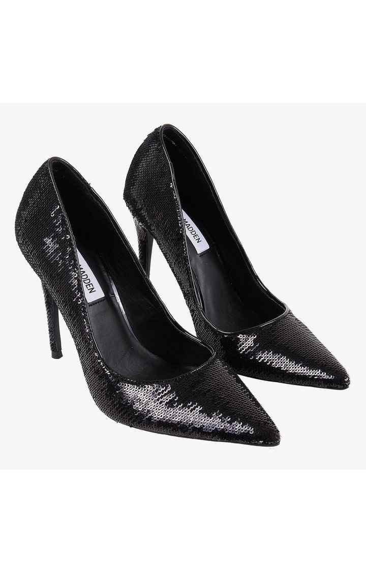 Daisie Black Pumps