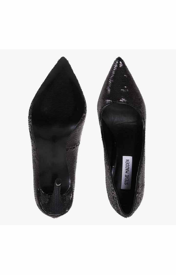 Daisie Black Pumps